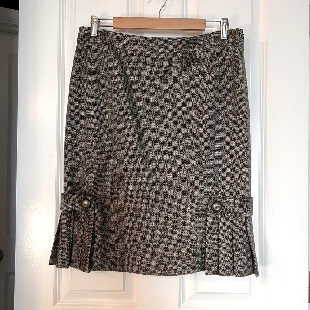 Tweed a_line skirt with ruffle’s.